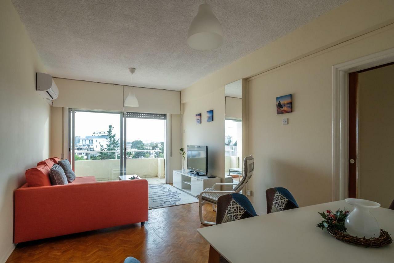 Spacious 2Bdr @ Mackenzie Larnaca Bagian luar foto